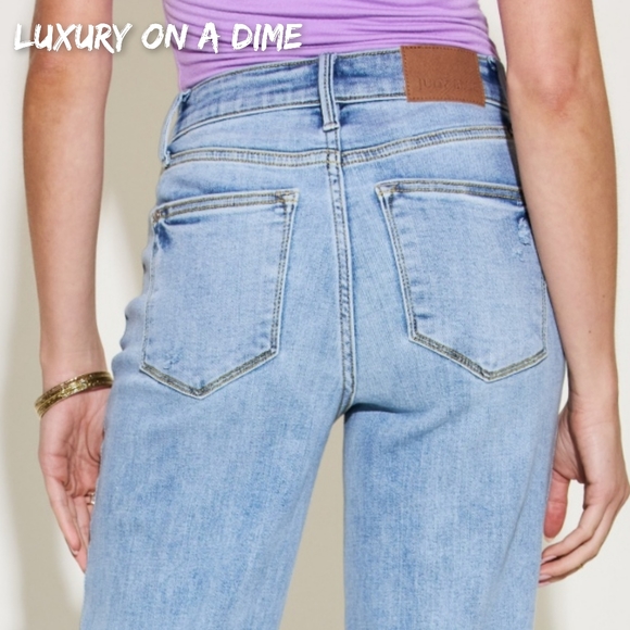 Judy Blue Mid-Rise V-Waist Distressed Denim Straight Leg Raw Hem Mom Jean Pants - Picture 5 of 11